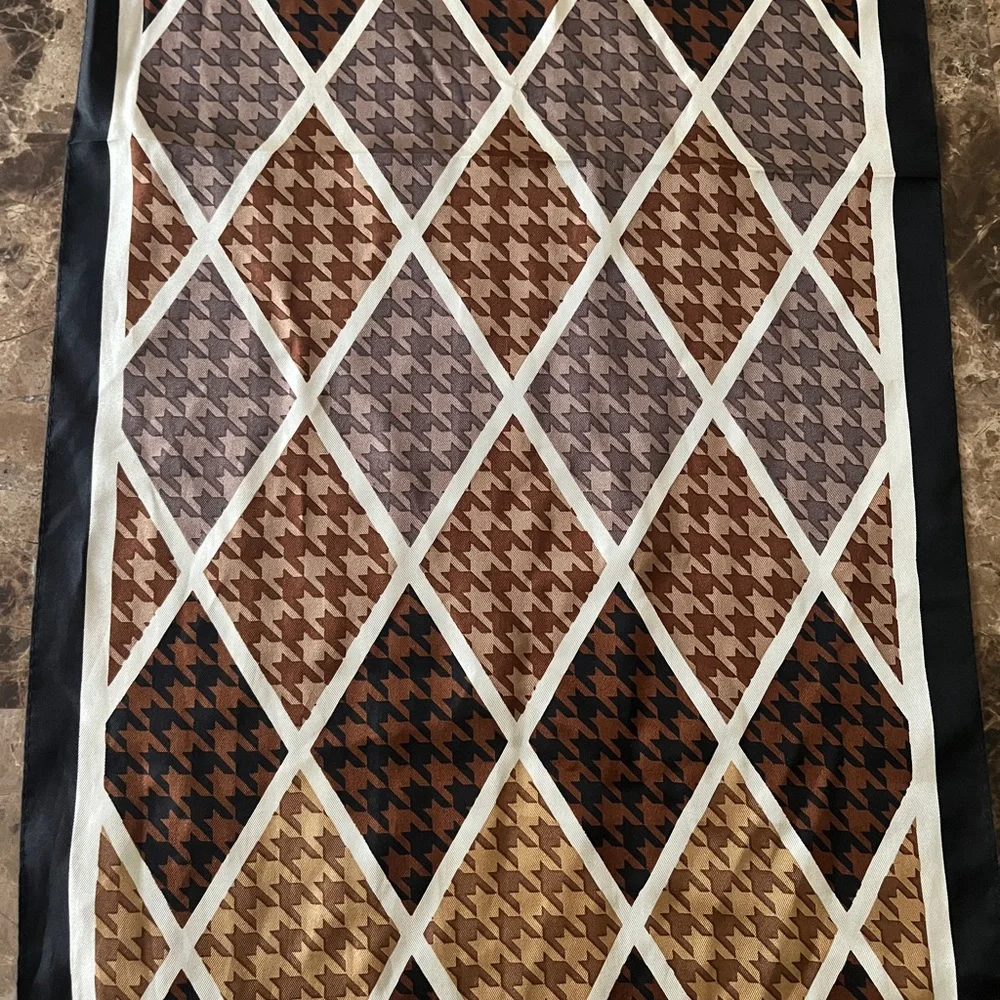 Oscar de la Renta Black, Brown & Tan Geometric Houndstooth Scarf